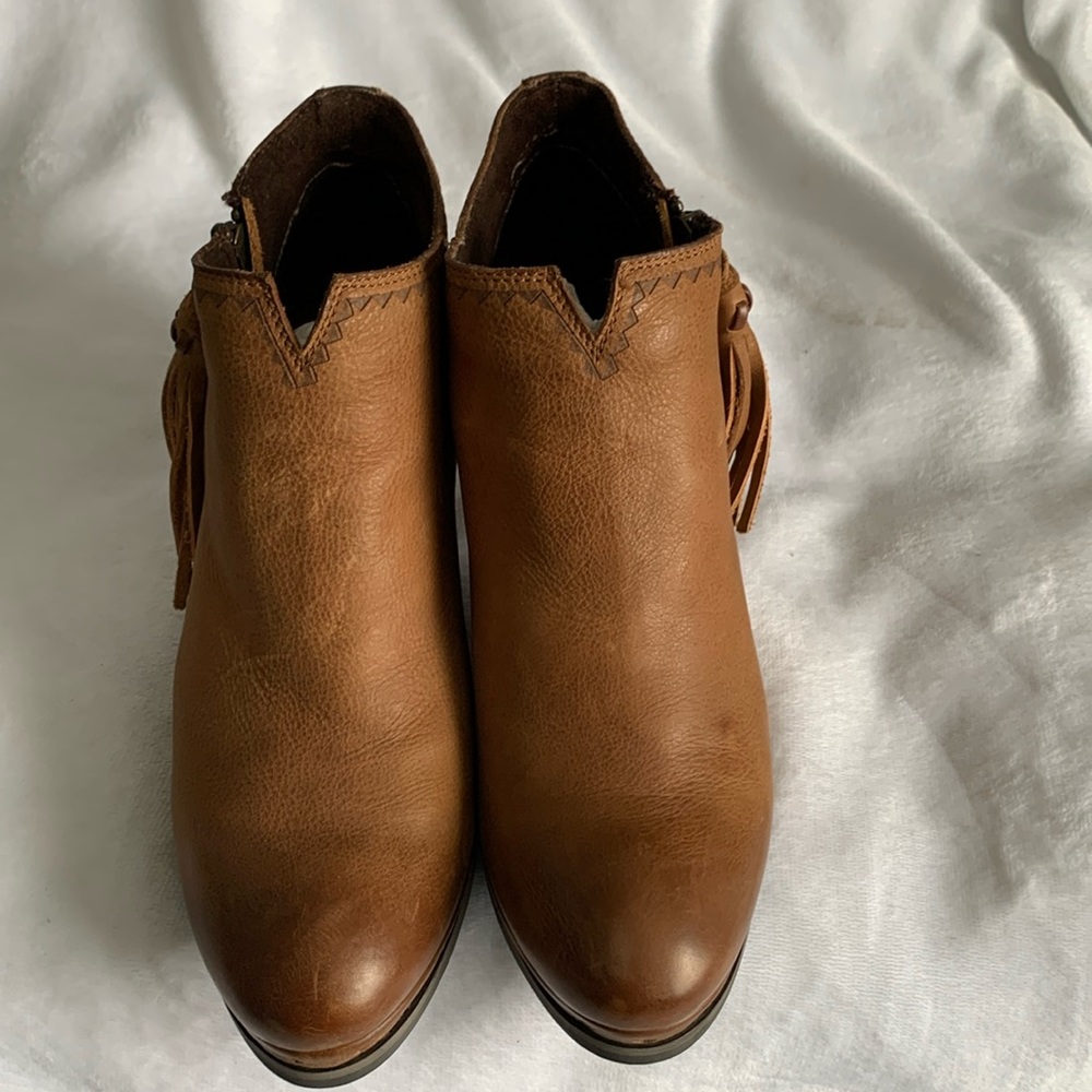 Ariat